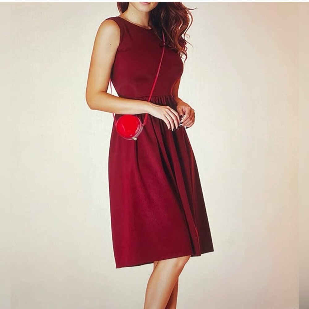 NWT- Marc Jacobs mini round bag with makeup set. - Picture 7 of 7